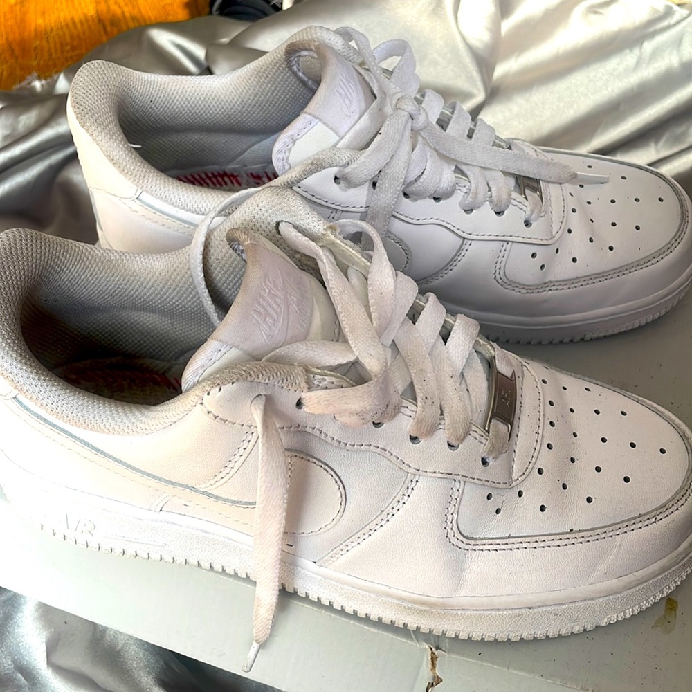 White Low Top Air force 1’s
